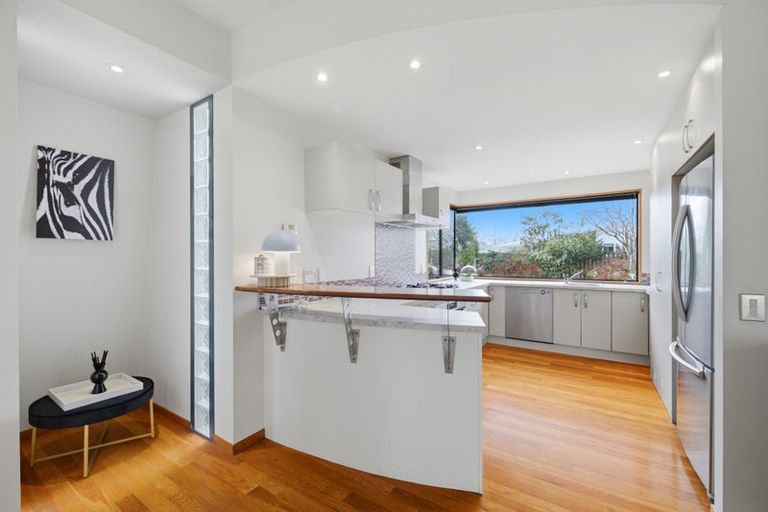 Photo of property in 2 Renoir Lane, Ilam, Christchurch, 8041