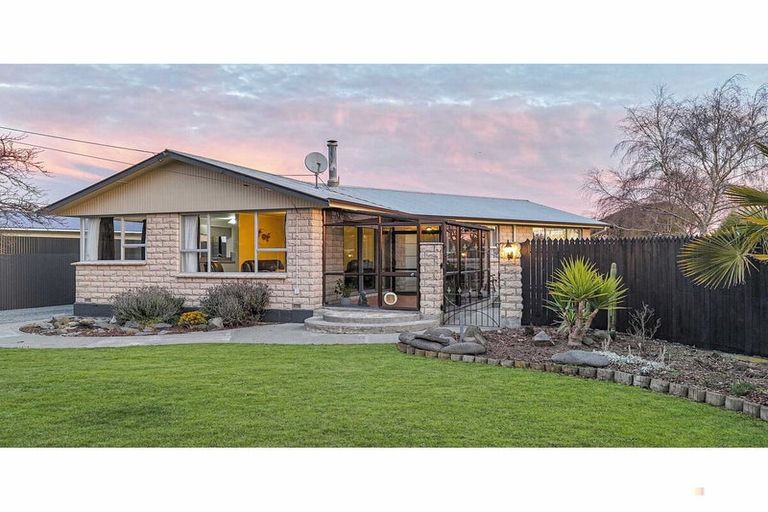 Photo of property in 39 Queen Street, Pareora, 7912