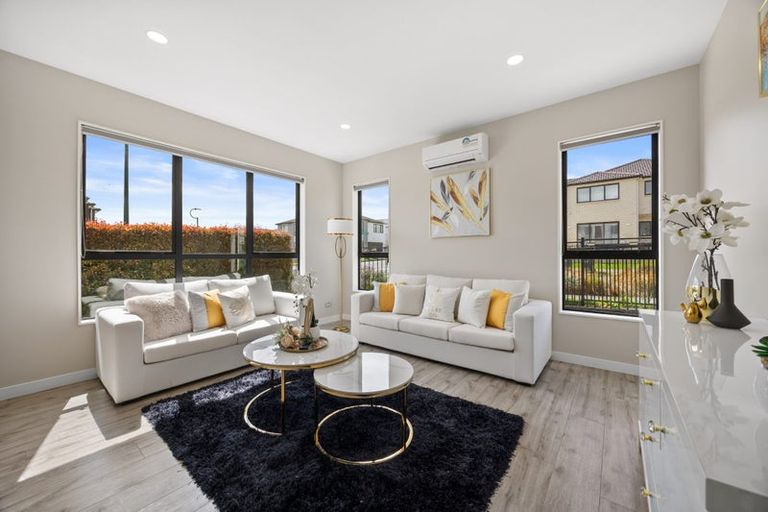 Photo of property in 67 Drumbuoy Drive, Flat Bush, Auckland, 2019