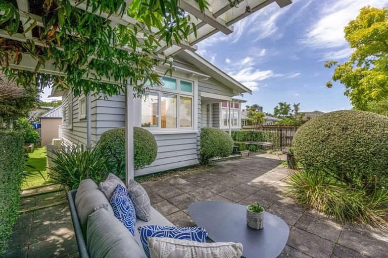 Photo of property in 1/35 Nile Road, Milford, Auckland, 0620