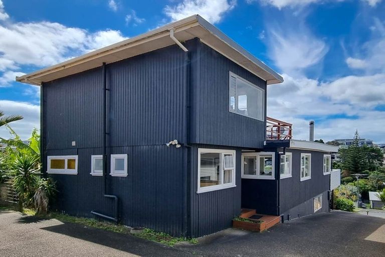 Photo of property in 1/52 Beulah Avenue, Rothesay Bay, Auckland, 0630