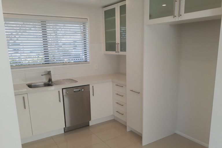 Photo of property in 17 Norfolk Street, St Albans, Christchurch, 8052