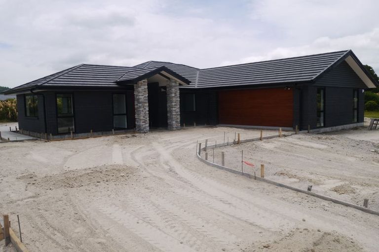 Photo of property in 22 Lacebark Drive, Kinloch, Taupo, 3377