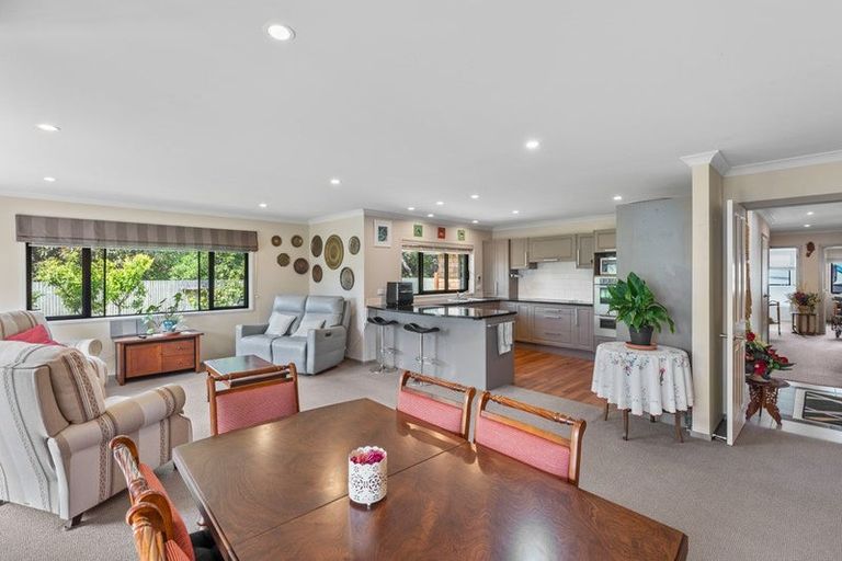 Photo of property in 15 Fairway Oaks Drive, Waikanae Beach, Waikanae, 5036