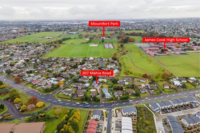 Photo of property in 207 Mahia Road, Wattle Downs, Auckland, 2102
