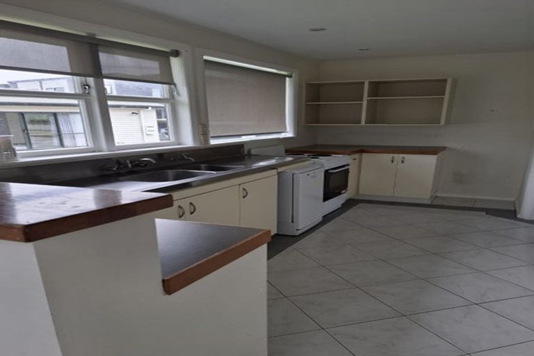 Photo of property in 7b Abel Tasman Avenue, Henderson, Auckland, 0610