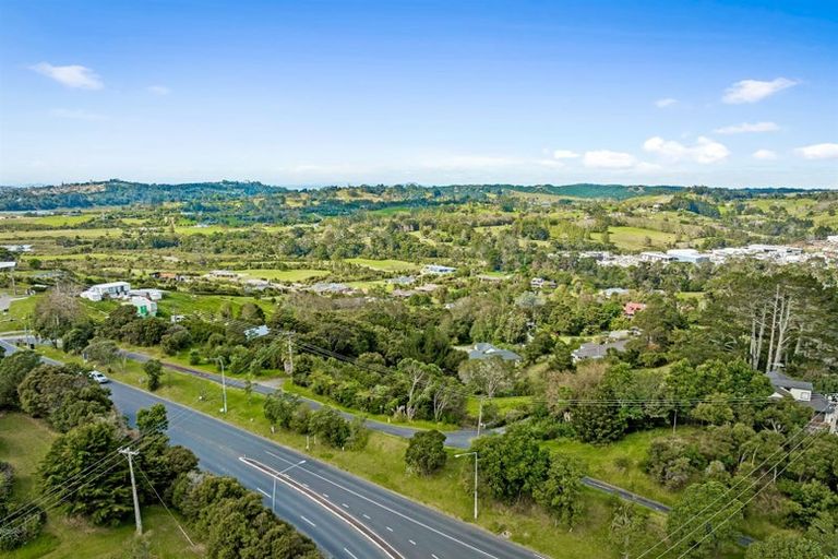 Photo of property in 9b Whangaparaoa Road, Red Beach, 0932