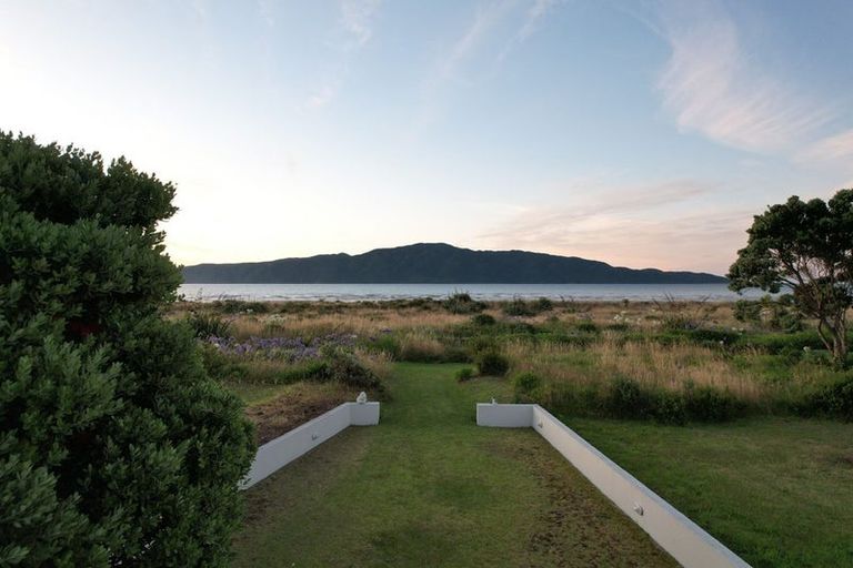 Photo of property in 99b Manly Street, Paraparaumu Beach, Paraparaumu, 5032