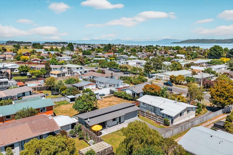 Photo of property in 2/18 Frederick Street, Two Mile Bay, Taupo, 3330