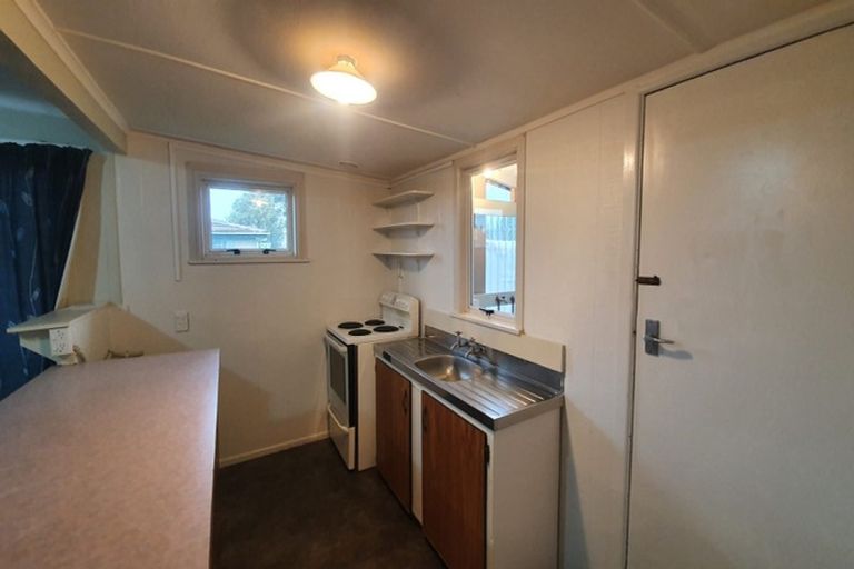 Photo of property in 28 Tarahua Road, Vogeltown, New Plymouth, 4310