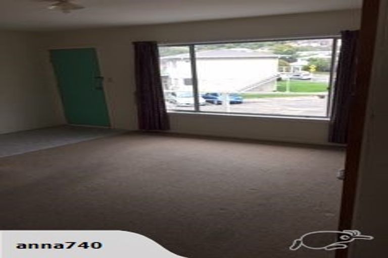 Photo of property in 8 Oxford Street, Tawa, Wellington, 5028