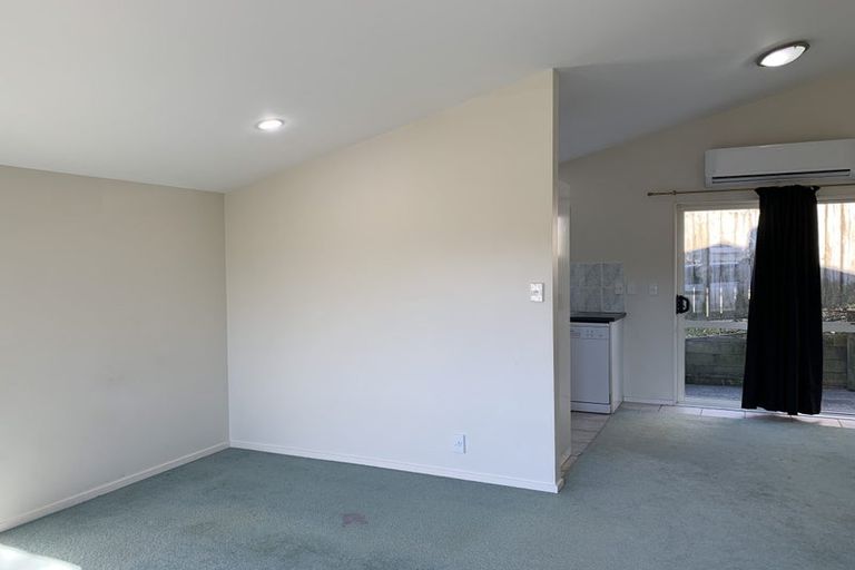 Photo of property in 12 Piper Place, Goodwood Heights, Auckland, 2105