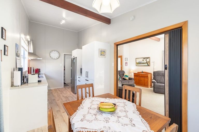 Photo of property in 1 Lilac Lane, Maungaraki, Lower Hutt, 5010