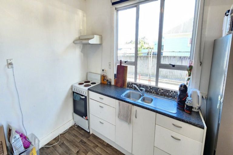 Photo of property in 134 Seaview Road, Westown, New Plymouth, 4310