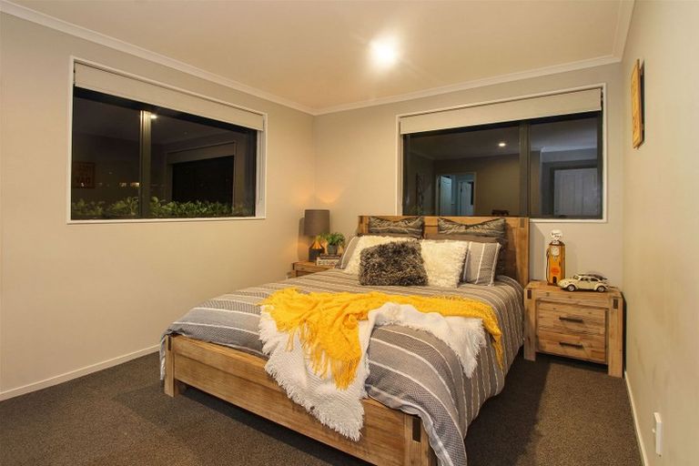 Photo of property in 25 Cape Vista Crescent, Pukekohe, 2120