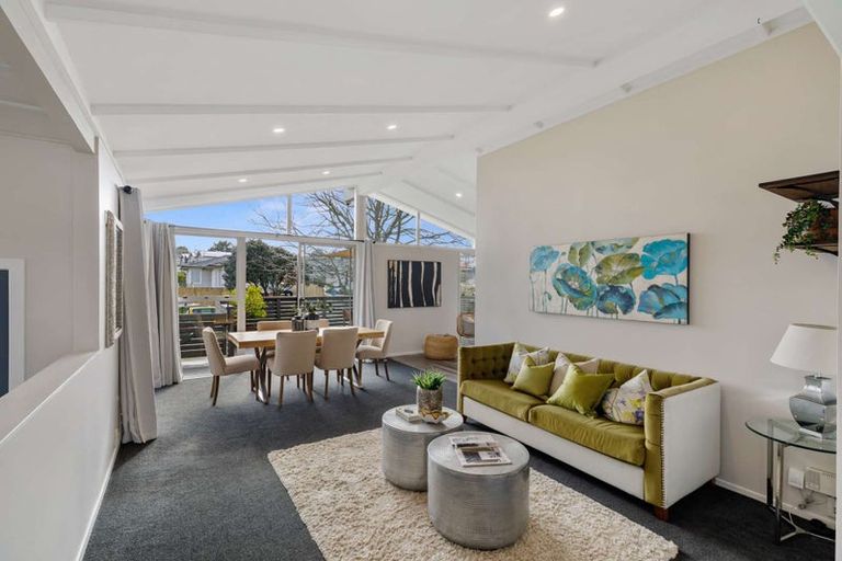 Photo of property in 47 Marvon Downs Avenue, Pakuranga Heights, Auckland, 2010