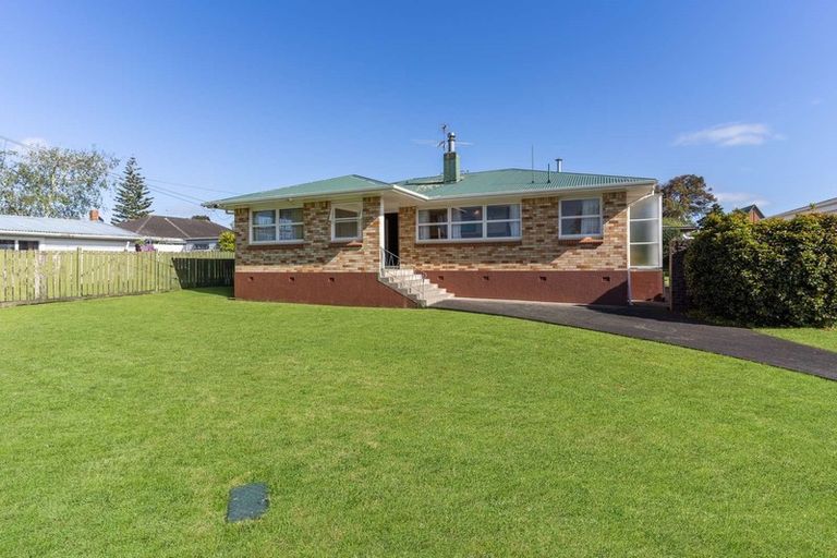 Photo of property in 4 Blossom Lane, Manurewa, Auckland, 2102