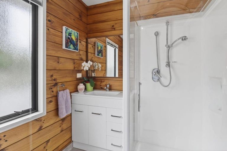 Photo of property in 6 Vintners Close, Huapai, Kumeu, 0810