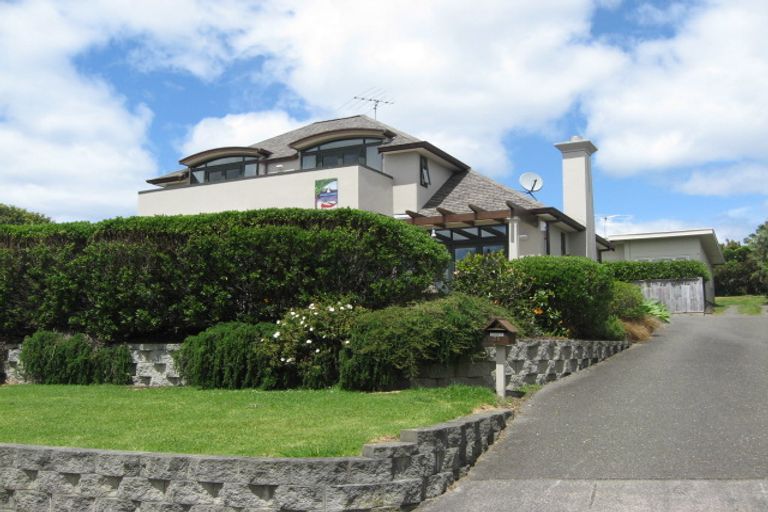 Photo of property in 21a The Crescent, Tindalls Beach, Whangaparaoa, 0930