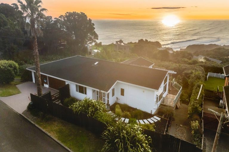 Photo of property in 77 Waitea Road, Muriwai, 0881