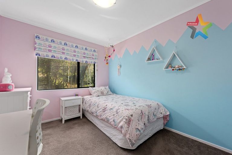 Photo of property in 59 Pokohiwi Road, Normandale, Lower Hutt, 5010