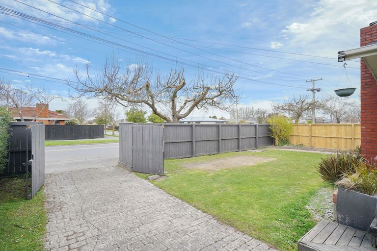 Photo of property in 195 Grimseys Road, Redwood, Christchurch, 8051