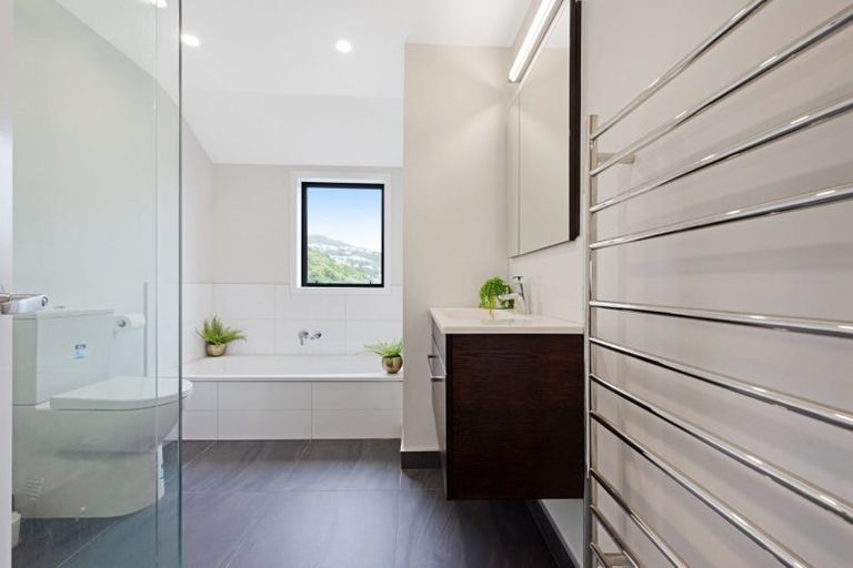 Photo of property in 20 Shastri Terrace, Khandallah, Wellington, 6035