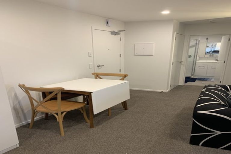 Photo of property in 102/28a Eileen Newey Place, Henderson, Auckland, 0612