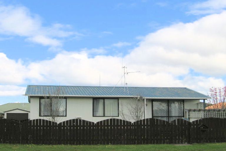 Photo of property in 14 Doncaster Drive, Papamoa Beach, Papamoa, 3118