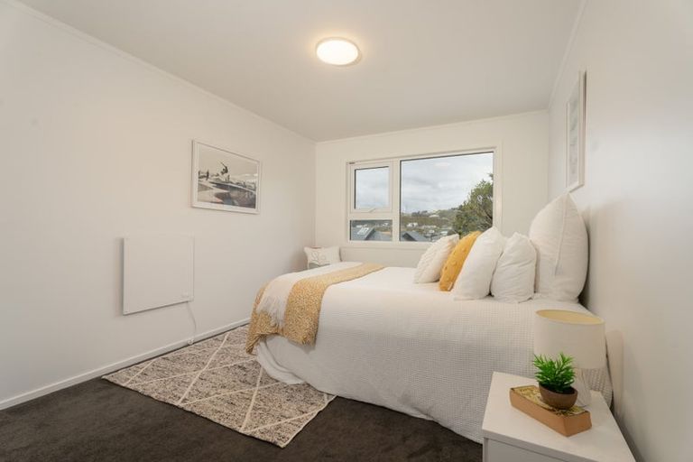 Photo of property in 50 Exploration Way, Whitby, Porirua, 5024