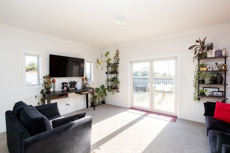 Photo of property in 8 Fernleigh Street, Kerepehi, Paeroa, 3671