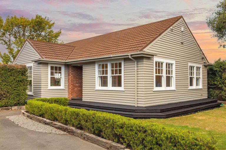 Photo of property in 112 Watford Street, Strowan, Christchurch, 8052