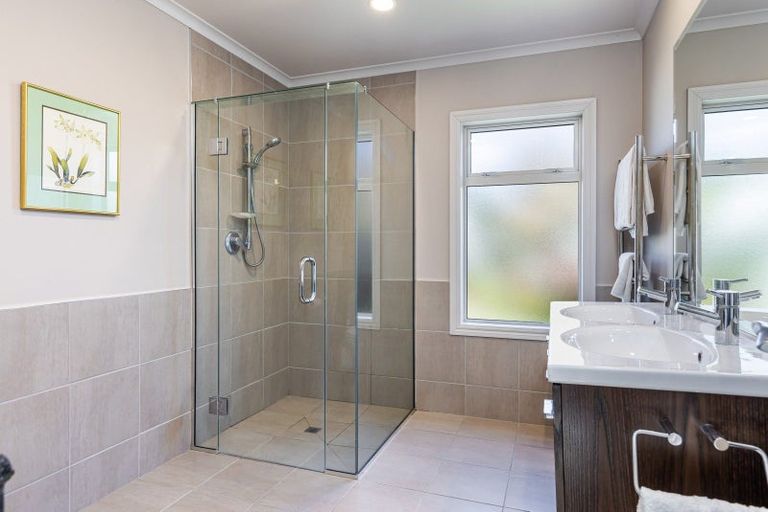 Photo of property in 10 Glentui Place, Waikawa, Picton, 7220