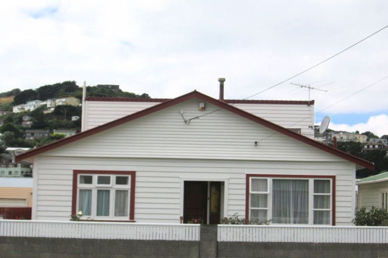 Photo of property in 6 Aparima Avenue, Miramar, Wellington, 6022
