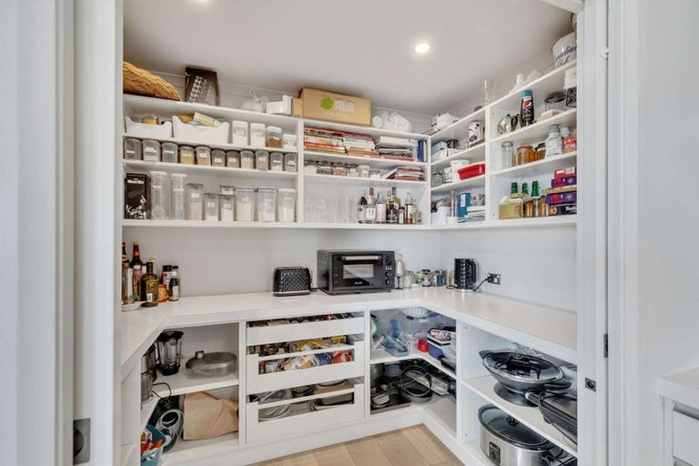 Photo of property in 27 Silicon Way, Fitzherbert, Palmerston North, 4410