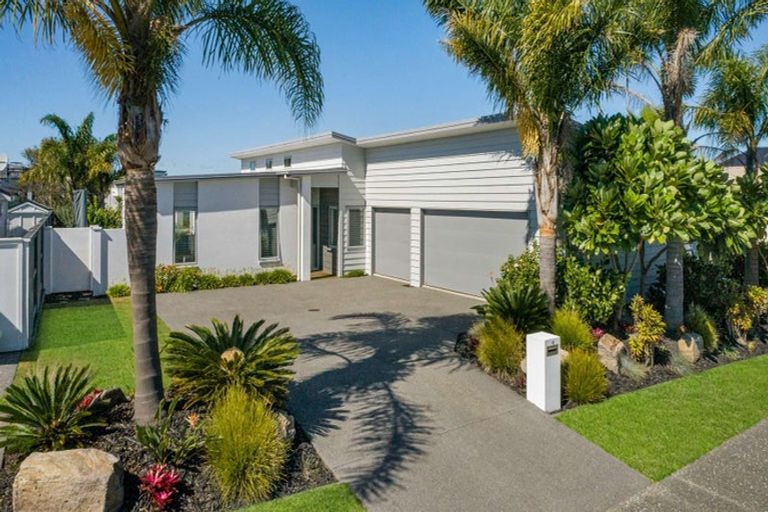 Photo of property in 42 Cassinia Close, Papamoa Beach, Papamoa, 3118