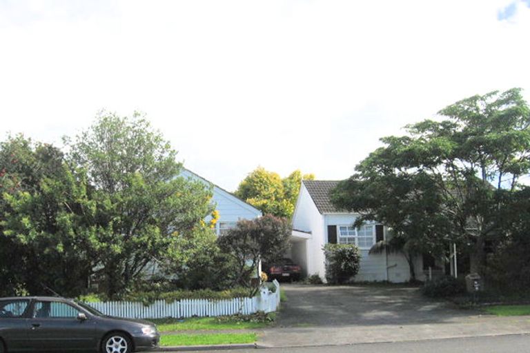 Photo of property in 3/1 Tomintoul Place, Highland Park, Auckland, 2010
