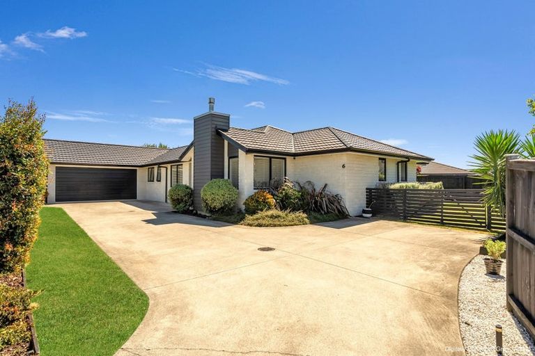 Photo of property in 6 Tavarnya Way, Patumahoe, Pukekohe, 2679