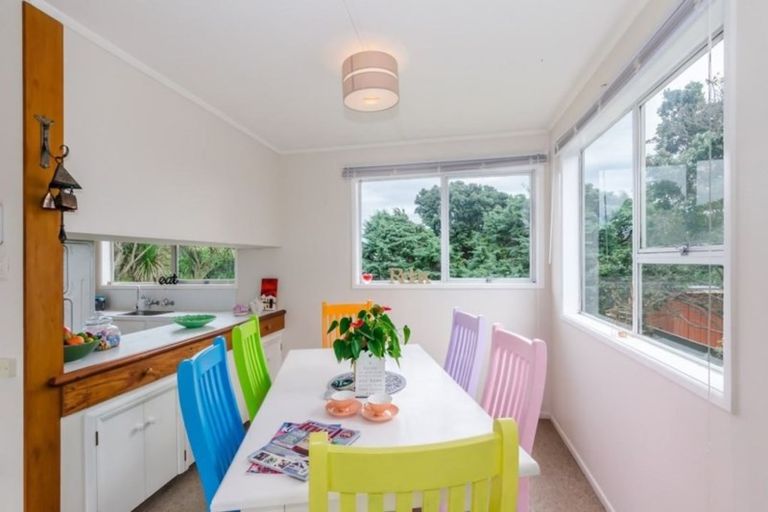 Photo of property in 10 Konini Crescent, Waikanae Beach, Waikanae, 5036