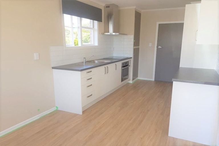 Photo of property in 16 Driver Crescent, Cannons Creek, Porirua, 5024