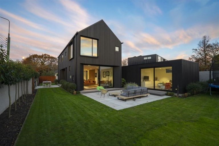 Photo of property in 157 Puriri Street, Fendalton, Christchurch, 8041