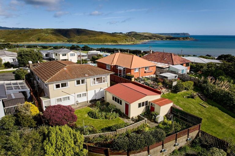 Photo of property in 10 Walker Avenue, Paremata, Porirua, 5026