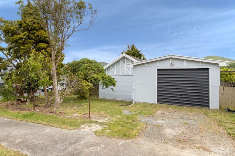 Photo of property in 19 Otira Grove, Kelson, Lower Hutt, 5010
