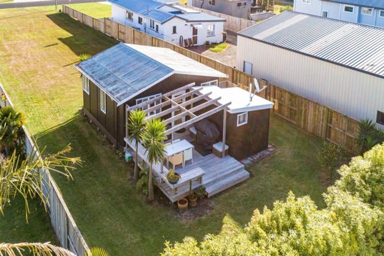 Photo of property in 104 Riverview Road, Whangamata, 3620