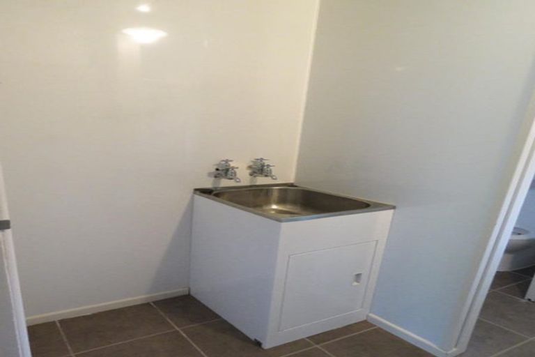 Photo of property in 3/7 Harris Street, New Plymouth, 4310