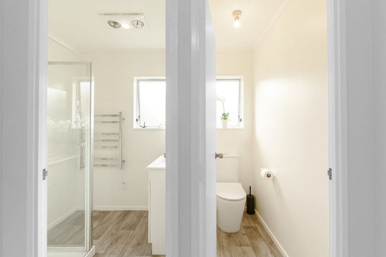 Photo of property in 2/23 Tawa Road, Te Atatu Peninsula, Auckland, 0610