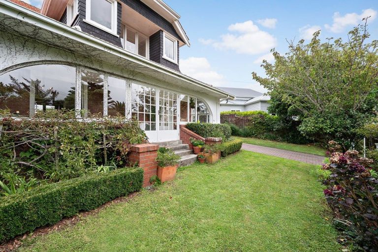 Photo of property in 4 Indus Street, Khandallah, Wellington, 6035