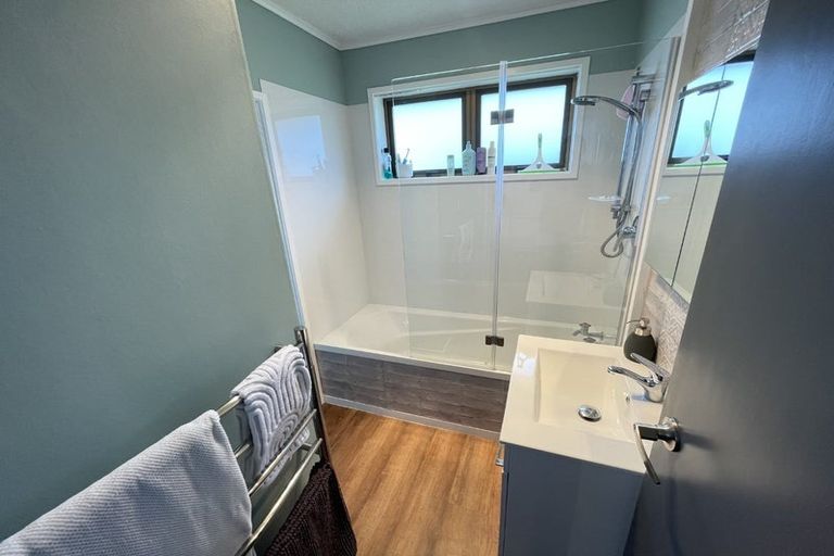 Photo of property in 2a Laurel Grove, Maungaraki, Lower Hutt, 5010