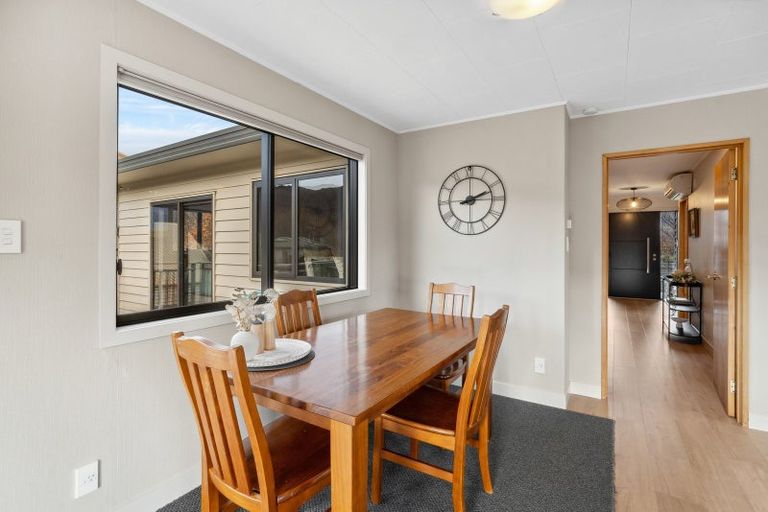 Photo of property in 32 Hood Crescent, Arrowtown, 9302