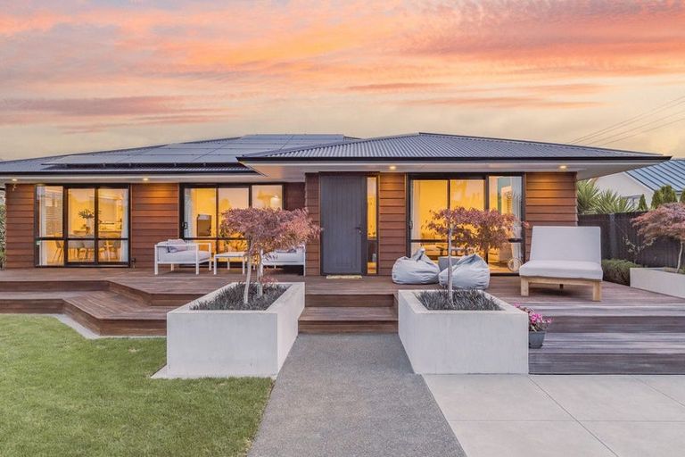 Photo of property in 87 Beachville Road, Redcliffs, Christchurch, 8081